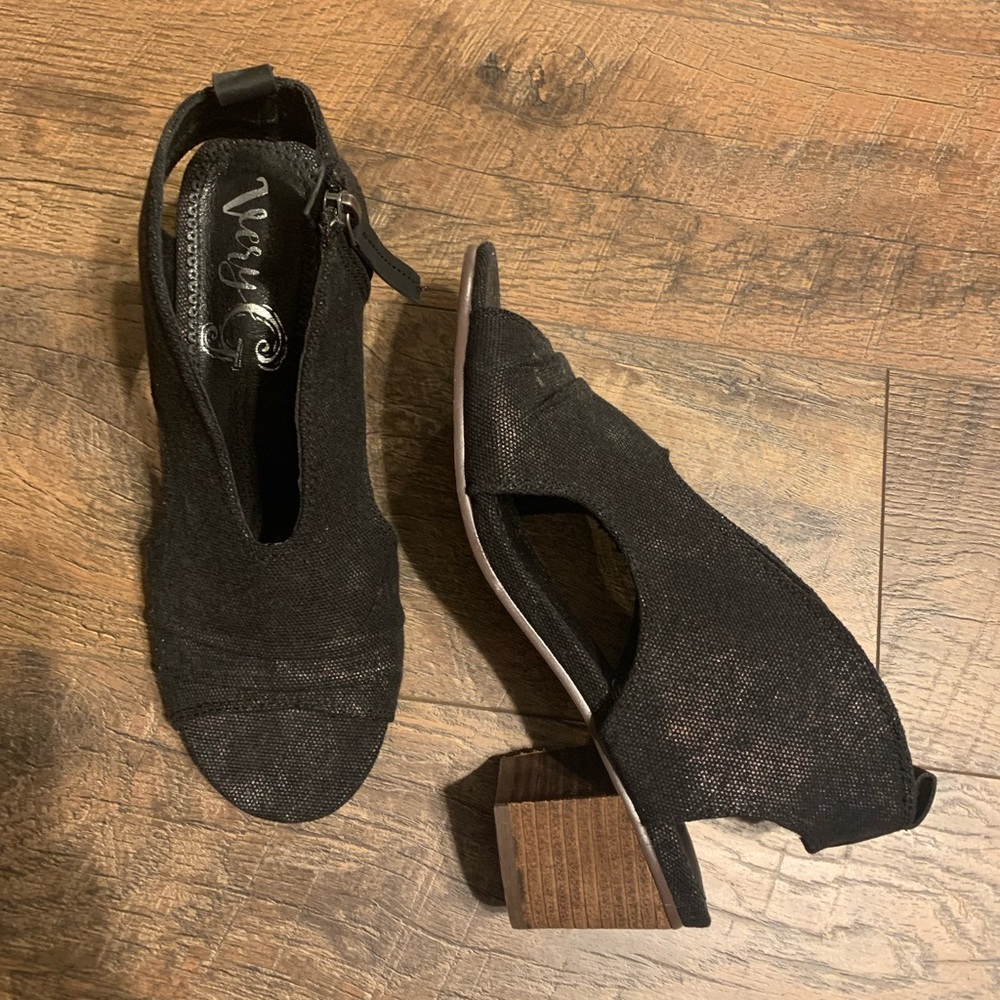 Very G Sissy Open Toe Booties